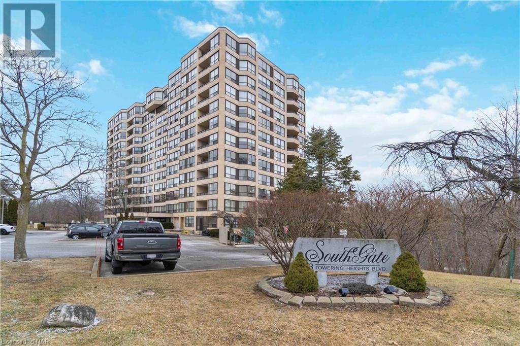 <h3>$649,000</h3><p>3 Towering Heights Boulevard Unit# 203, St. Catharines, Ontario</p>