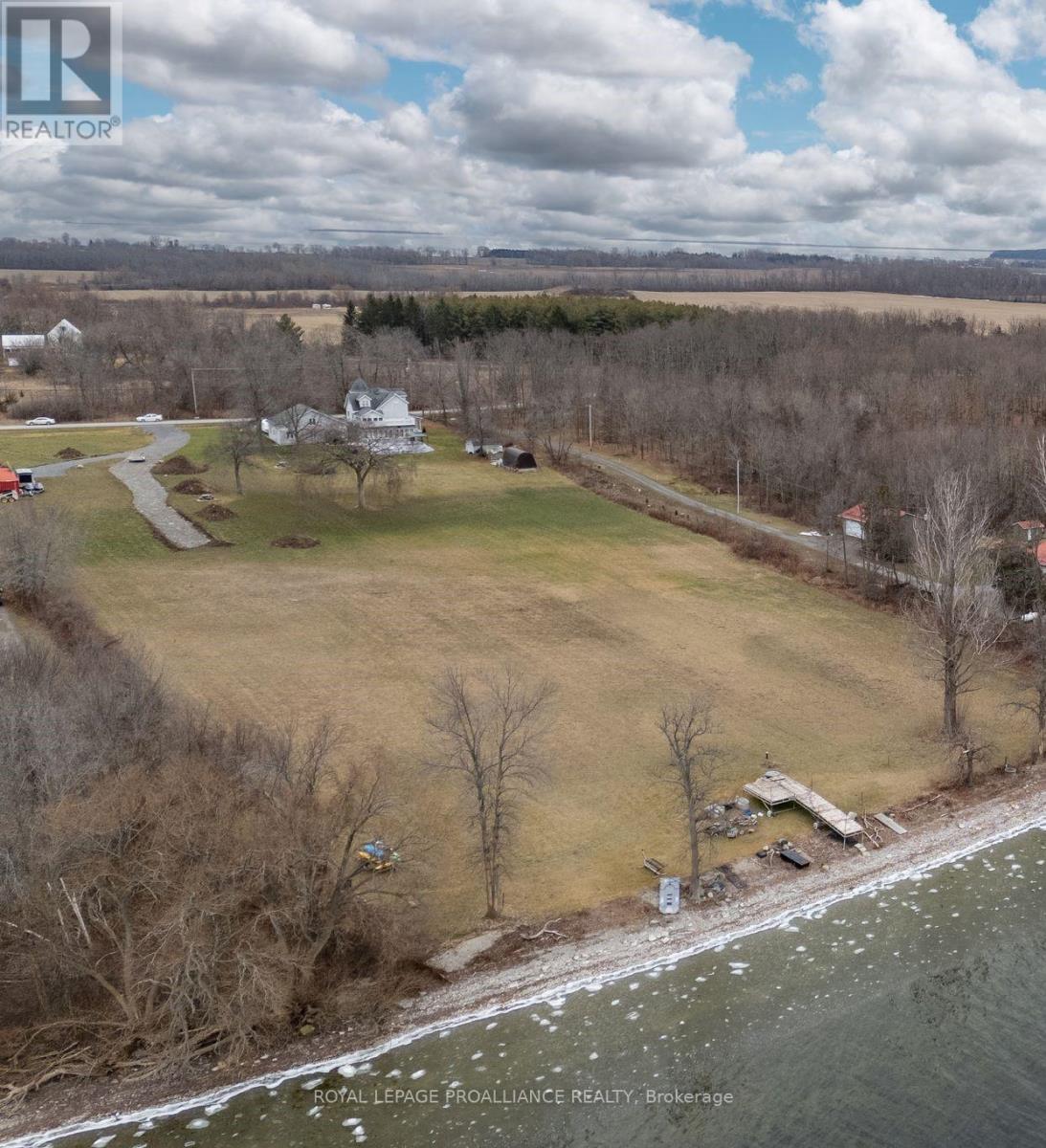 25 PRINYERS COVE CRESCENT Prince Edward County
