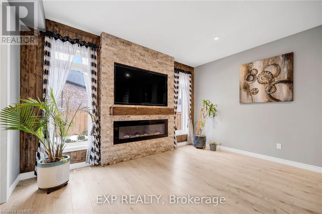 126 Elmbank Trail Trail, Kitchener, Ontario  N2R 0H1 - Photo 5 - 40542129