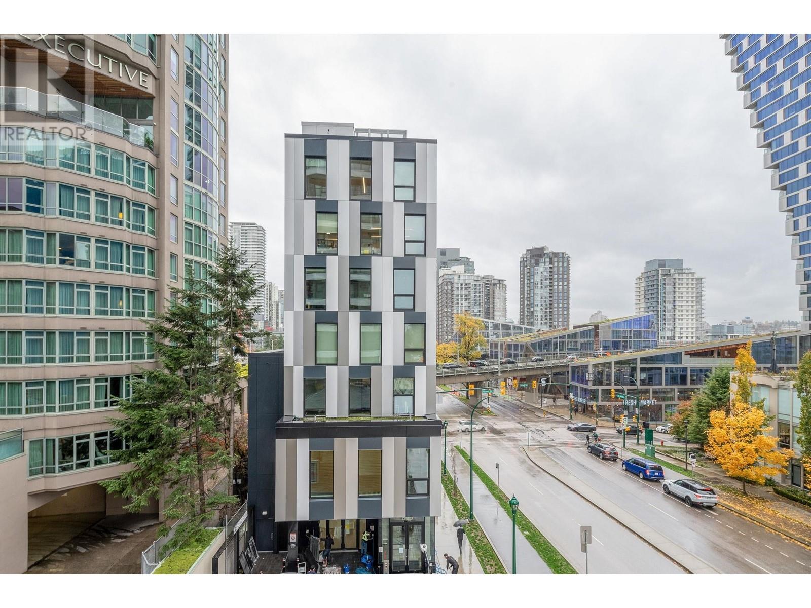 Listing Picture 22 of 31 : 402 889 PACIFIC STREET, Vancouver / 溫哥華 - 魯藝地產 Yvonne Lu Group - MLS Medallion Club Member
