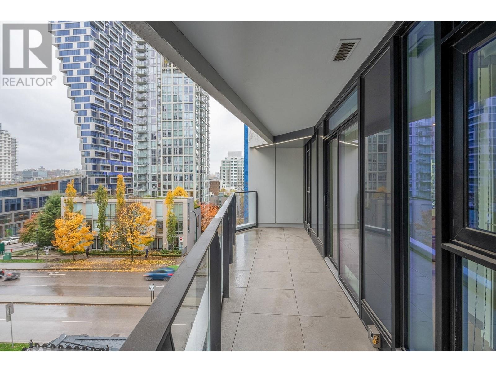 Listing Picture 23 of 31 : 402 889 PACIFIC STREET, Vancouver / 溫哥華 - 魯藝地產 Yvonne Lu Group - MLS Medallion Club Member