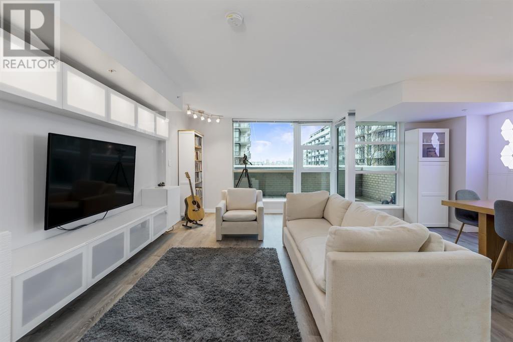 305 188 E Esplanade Street, North Vancouver, British Columbia  V7L 4Y1 - Photo 11 - R2850646