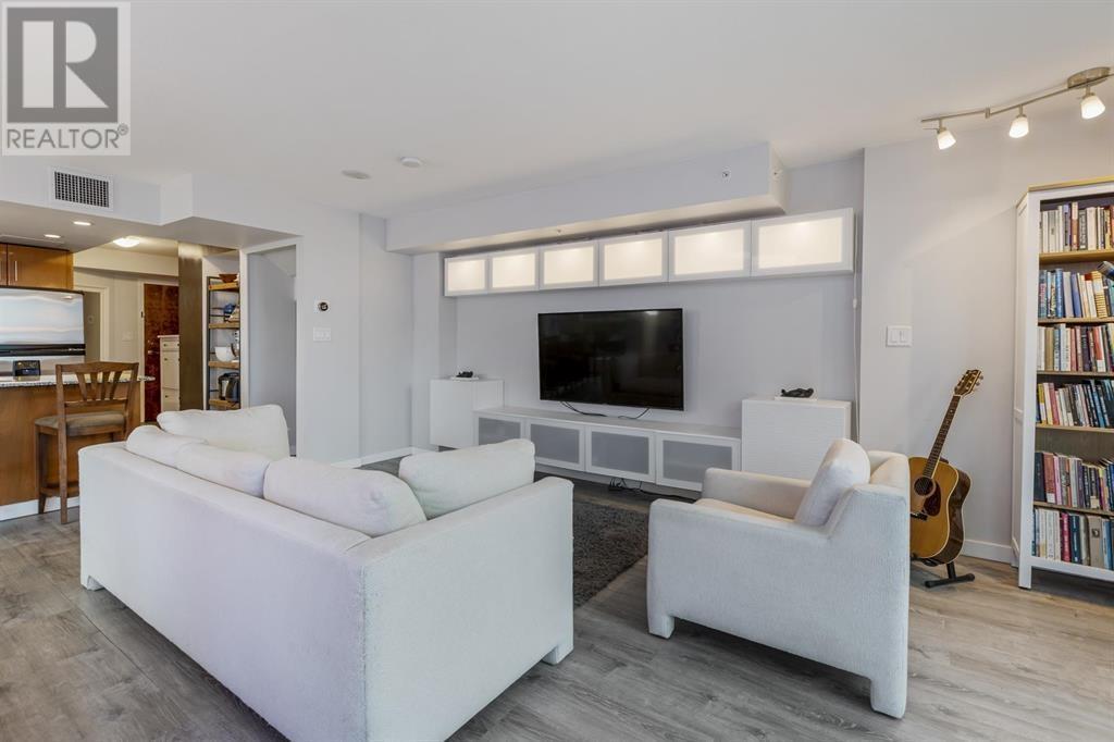 305 188 E Esplanade Street, North Vancouver, British Columbia  V7L 4Y1 - Photo 12 - R2850646