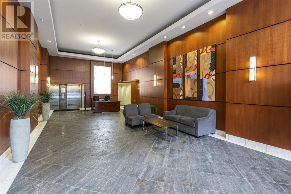 305 188 E Esplanade Street, North Vancouver, British Columbia  V7L 4Y1 - Photo 3 - R2850646