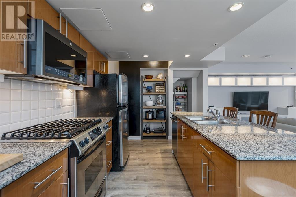 305 188 E Esplanade Street, North Vancouver, British Columbia  V7L 4Y1 - Photo 6 - R2850646