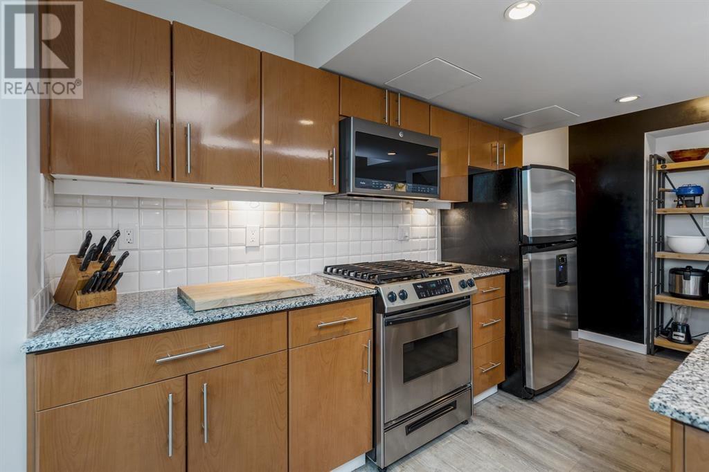 305 188 E Esplanade Street, North Vancouver, British Columbia  V7L 4Y1 - Photo 7 - R2850646