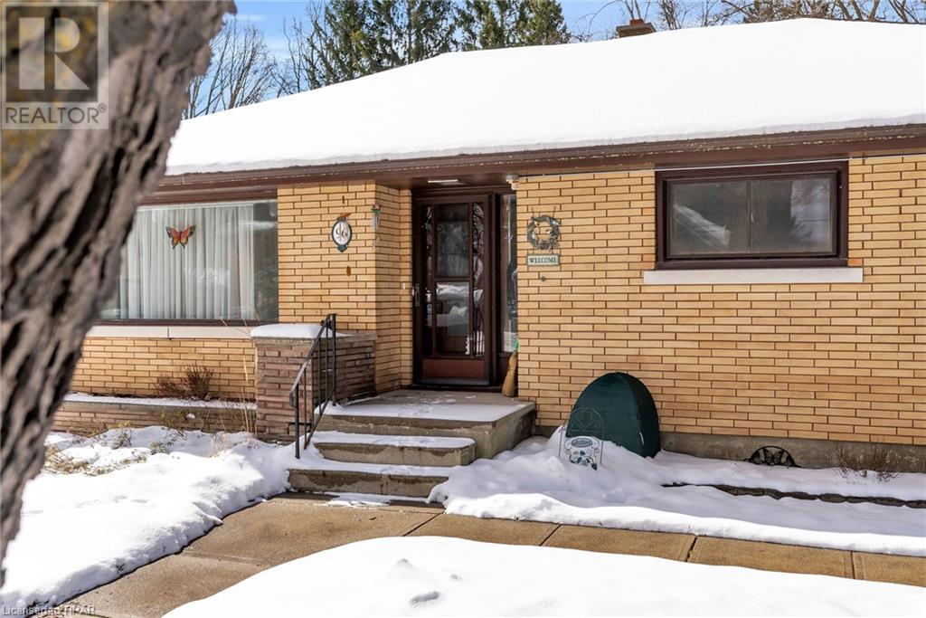 96 Charles Street, Wingham, Ontario N0G 2W0 (26525522) Coldwell