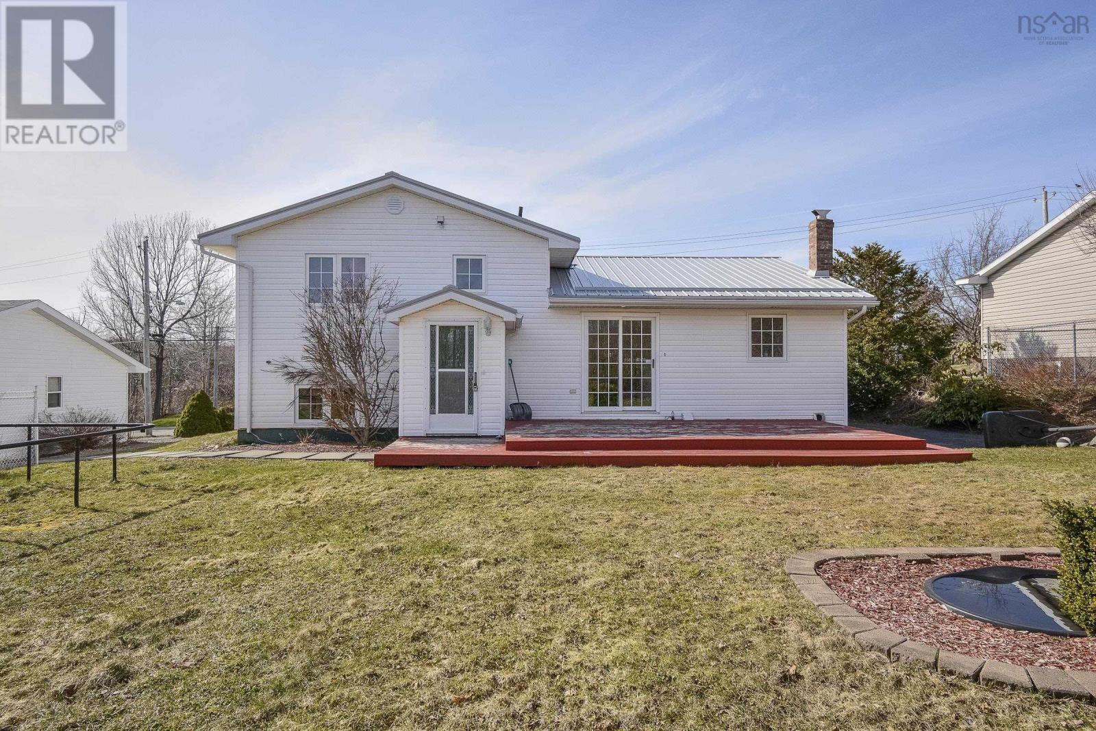 63 Brown Street, Sydney Mines, Nova Scotia  B1L 0B3 - Photo 16 - 202402941