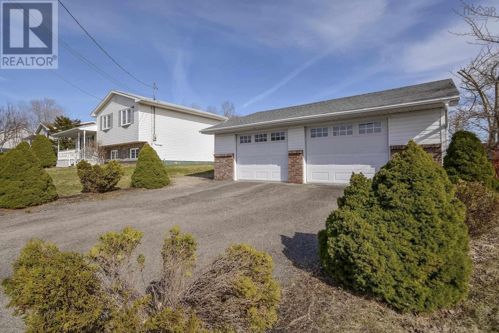 63 Brown Street, Sydney Mines, Nova Scotia  B1L 0B3 - Photo 3 - 202402941