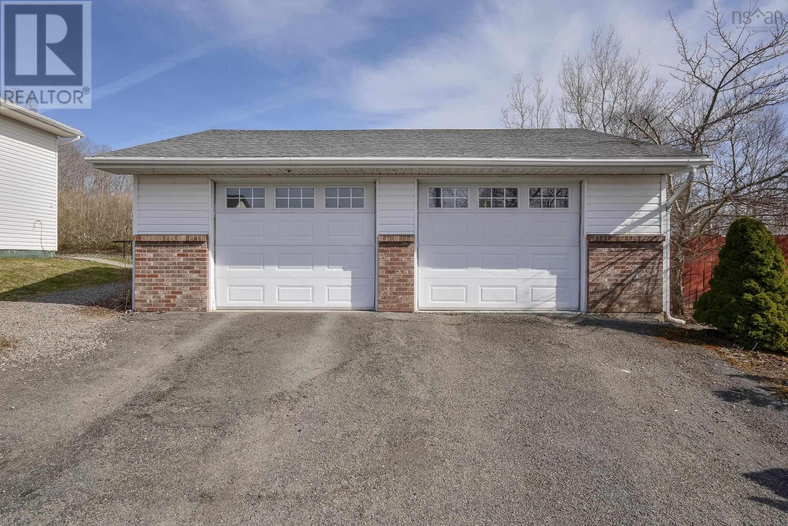 63 Brown Street, Sydney Mines, Nova Scotia  B1L 0B3 - Photo 5 - 202402941