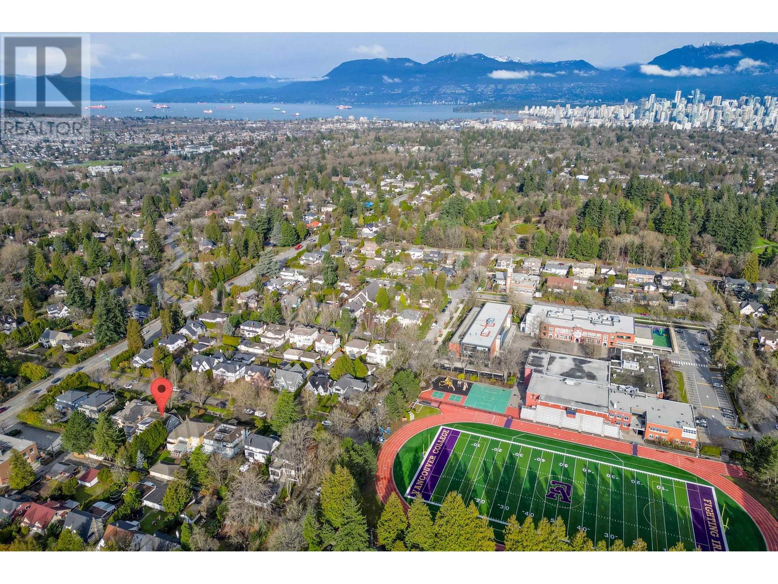 Listing Picture 16 of 18 : 1450 W 40TH AVENUE, Vancouver / 溫哥華 - 魯藝地產 Yvonne Lu Group - MLS Medallion Club Member
