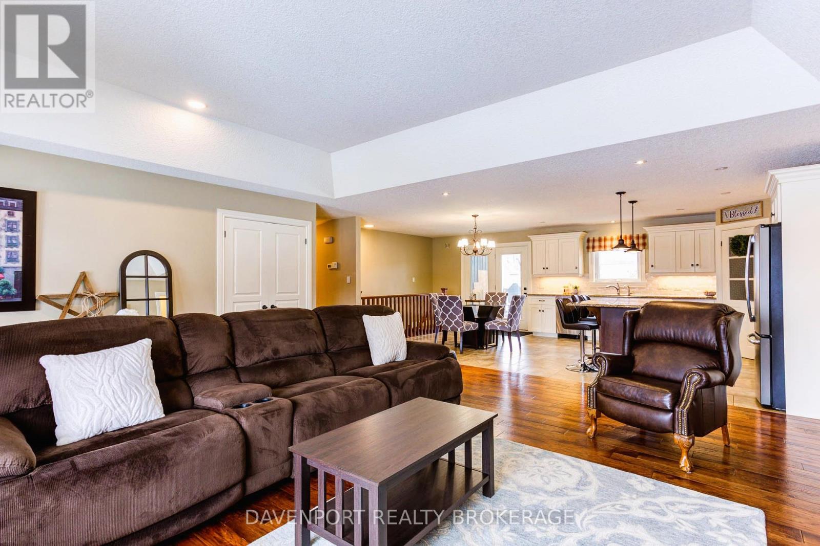 98 Regency Drive, Minto, Ontario  N0G 1M0 - Photo 7 - X8033504