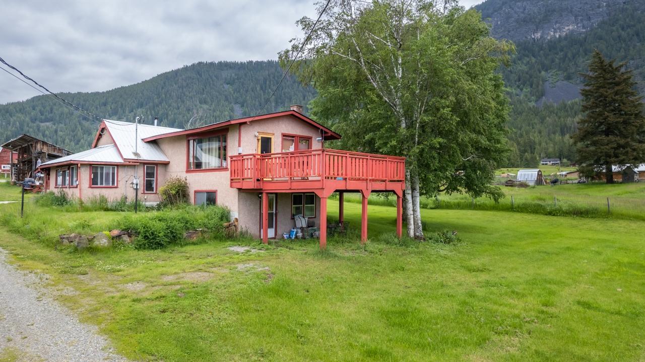4512 48th Street, Canyon, British Columbia  V0B 1C1 - Photo 9 - 2475025