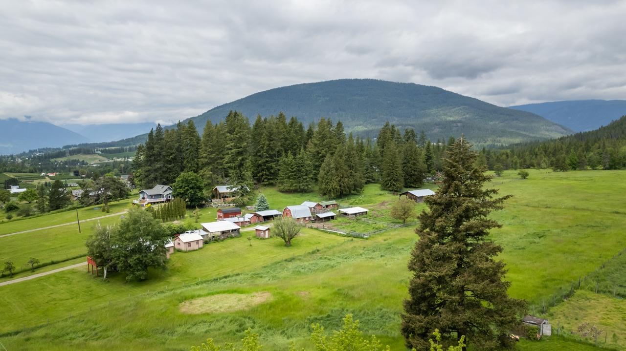 4512 48th Street, Canyon, British Columbia  V0B 1C1 - Photo 28 - 2475025