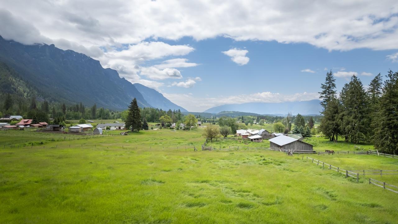 4512 48th Street, Canyon, British Columbia  V0B 1C1 - Photo 22 - 2475025