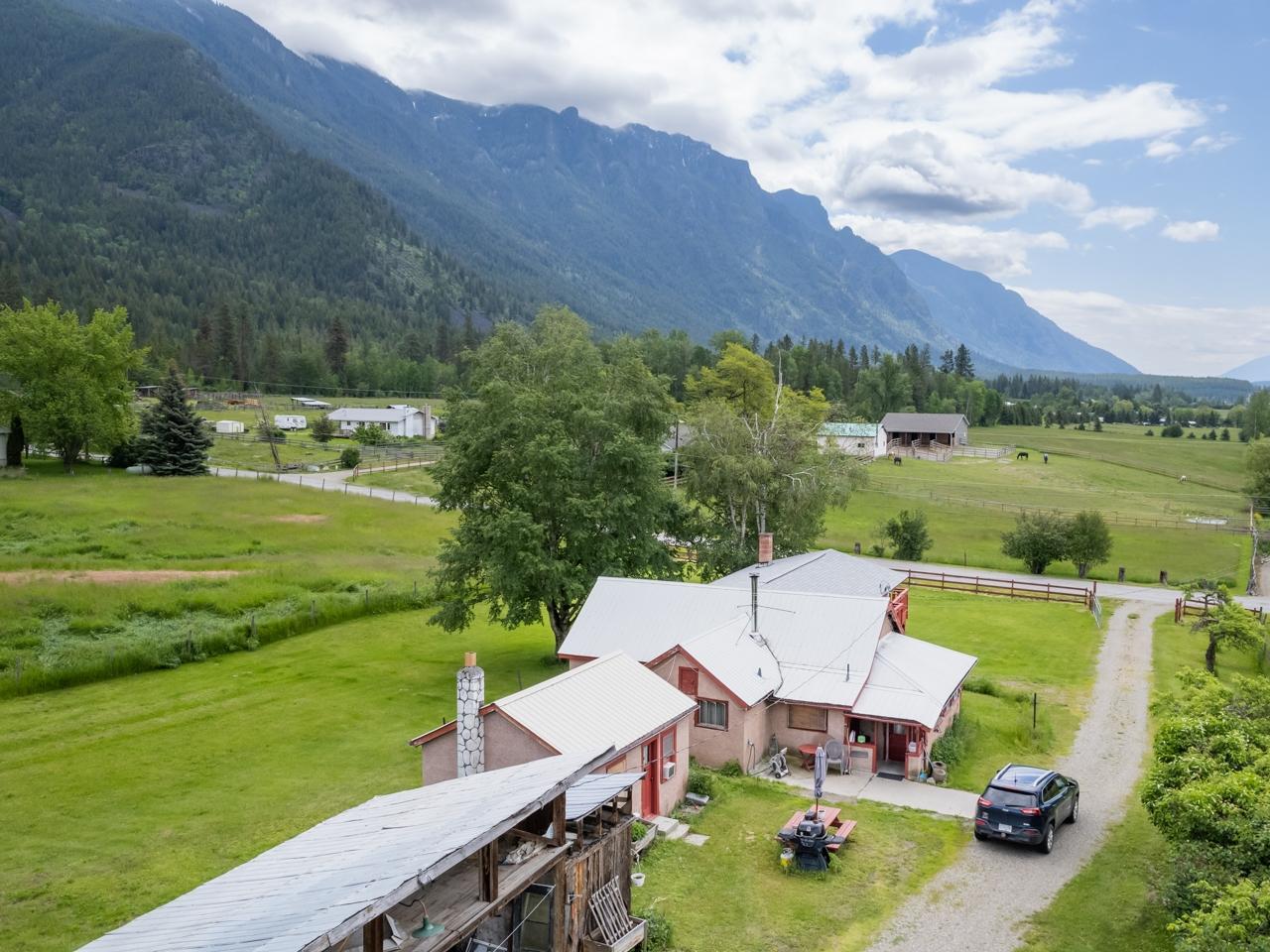 4512 48th Street, Canyon, British Columbia  V0B 1C1 - Photo 30 - 2475025