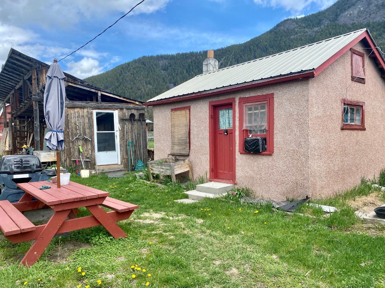 4512 48th Street, Canyon, British Columbia  V0B 1C1 - Photo 31 - 2475025
