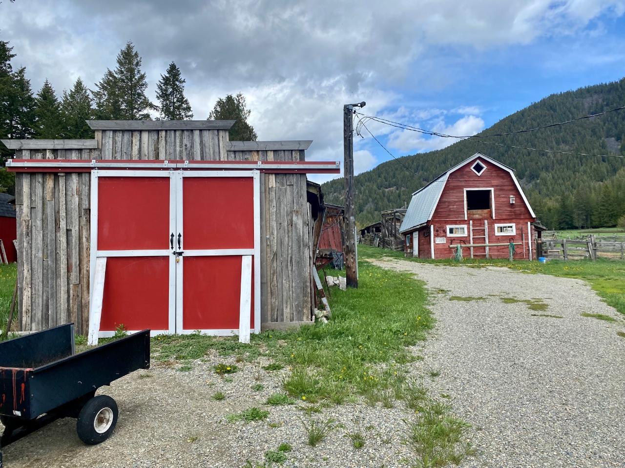 4512 48th Street, Canyon, British Columbia  V0B 1C1 - Photo 33 - 2475025