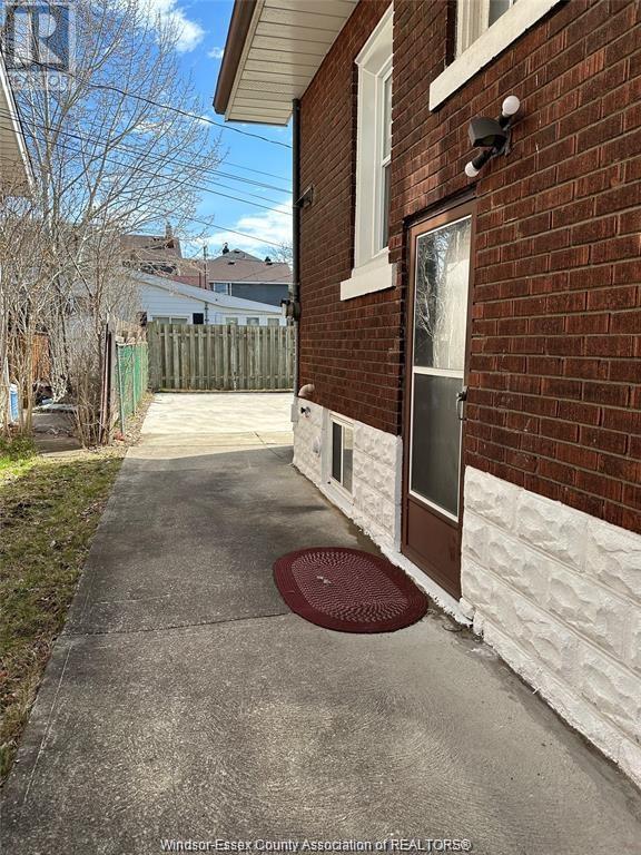 1160 Dougall Avenue Unit# Lower, Windsor, Ontario  N9A 4R9 - Photo 2 - 24002888