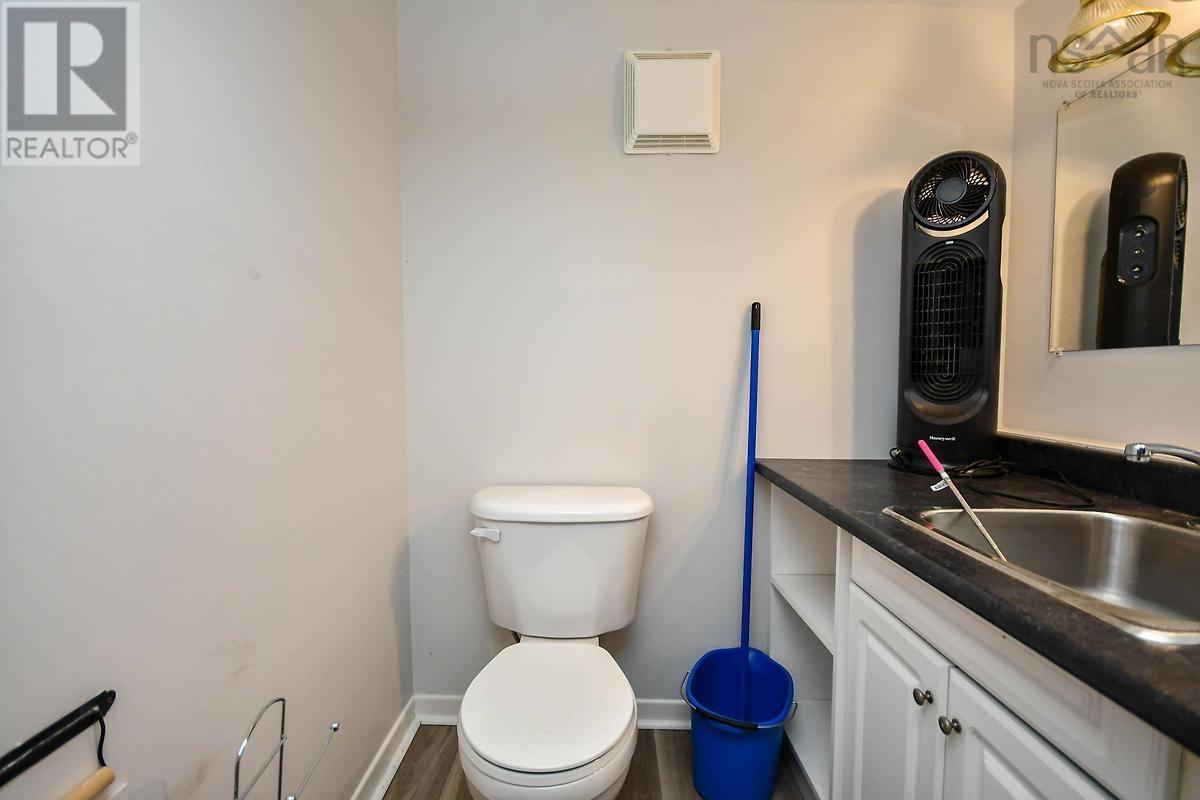 2045 North Park Street, Halifax, Nova Scotia  B3K 4B2 - Photo 11 - 202403003
