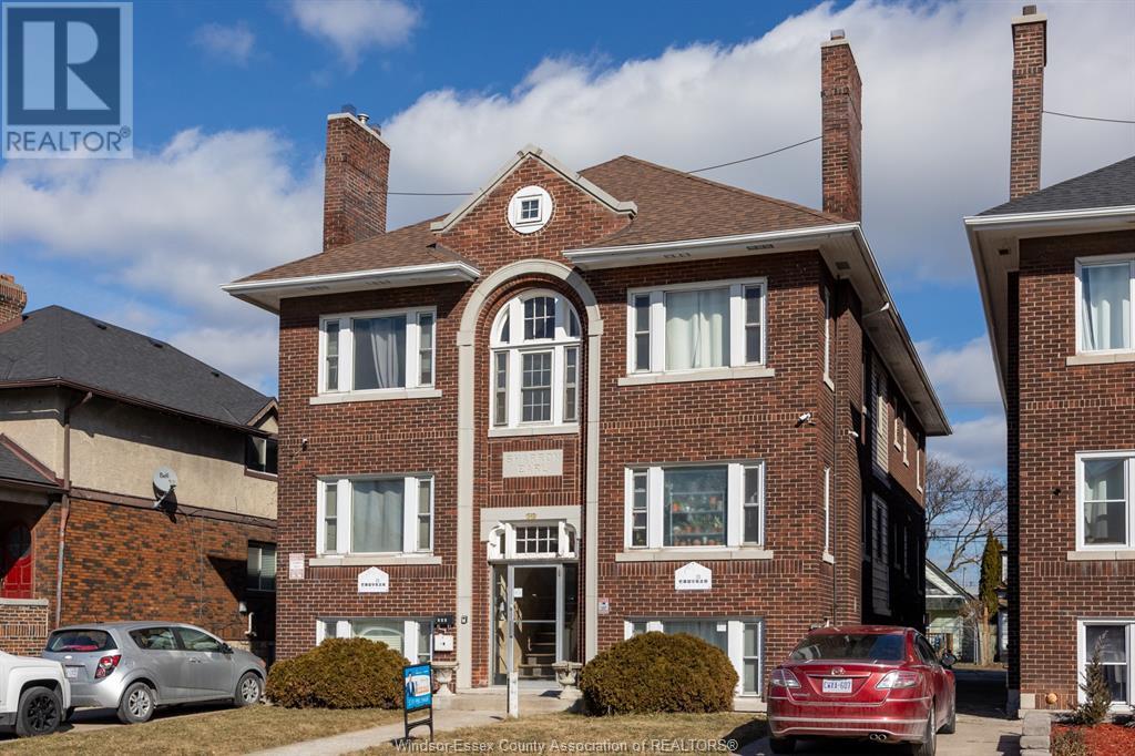 546 PARTINGTON Avenue, windsor, Ontario