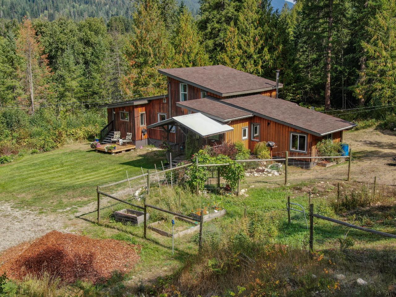 6582 NIXON ROAD, appledale, British Columbia