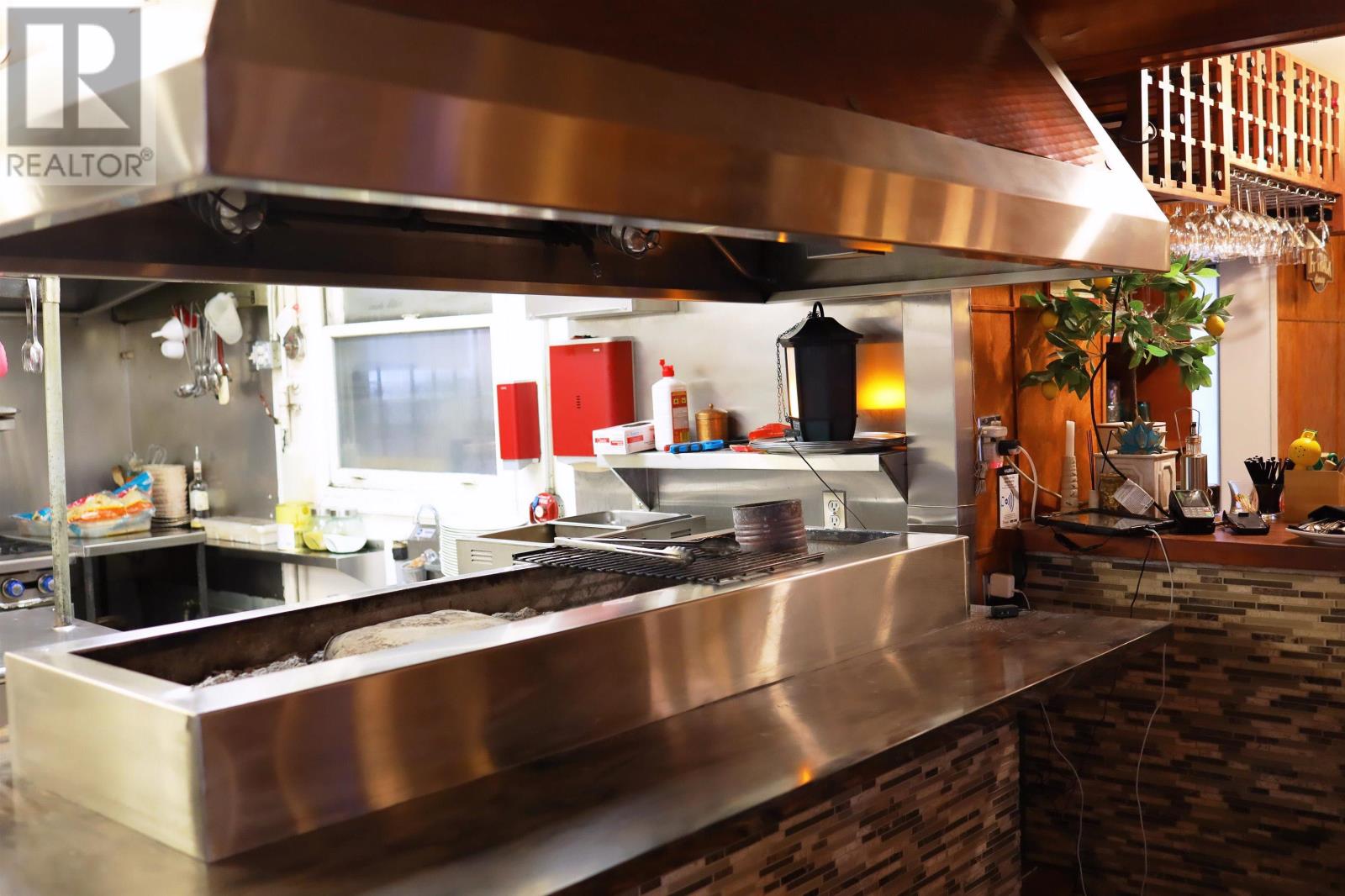 Smyrna Restaurant, Halifax, Nova Scotia  B3J 2K4 - Photo 2 - 202403054