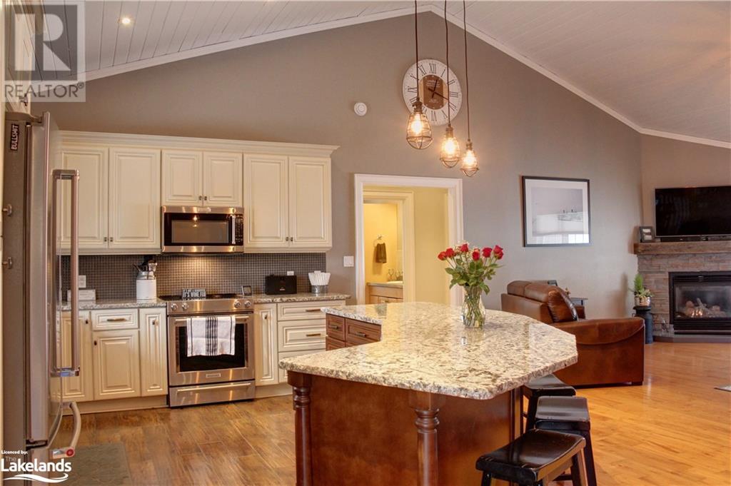 260 Palmer Drive, Gravenhurst, Ontario  P1P 1A4 - Photo 3 - 40542483
