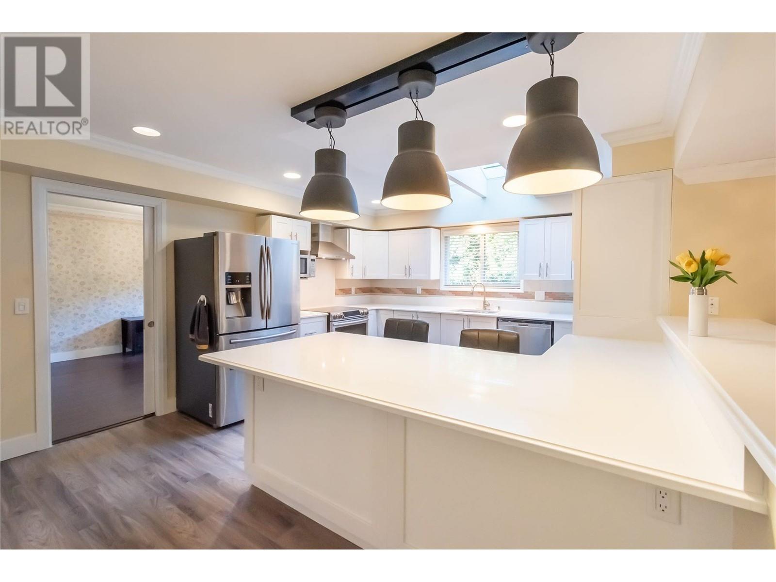 440 Walker Street, Coquitlam, British Columbia  V3K 4E3 - Photo 10 - R2850865