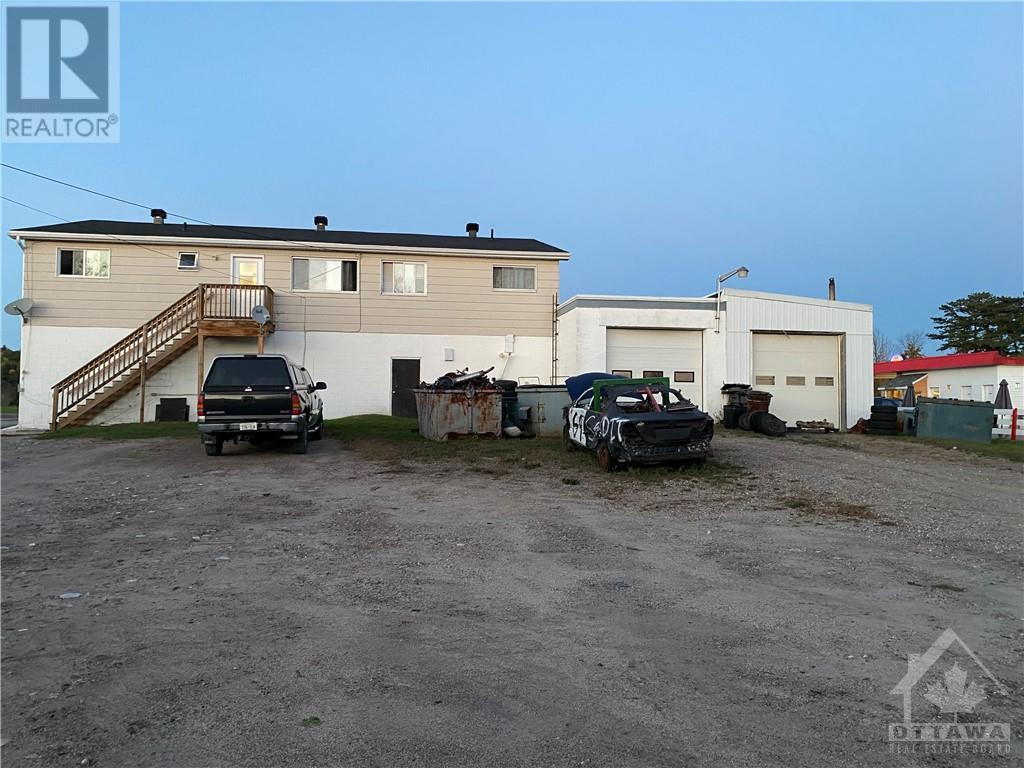 560 Stewart Street, Renfrew, Ontario  K7V 1Y6 - Photo 4 - 1377836