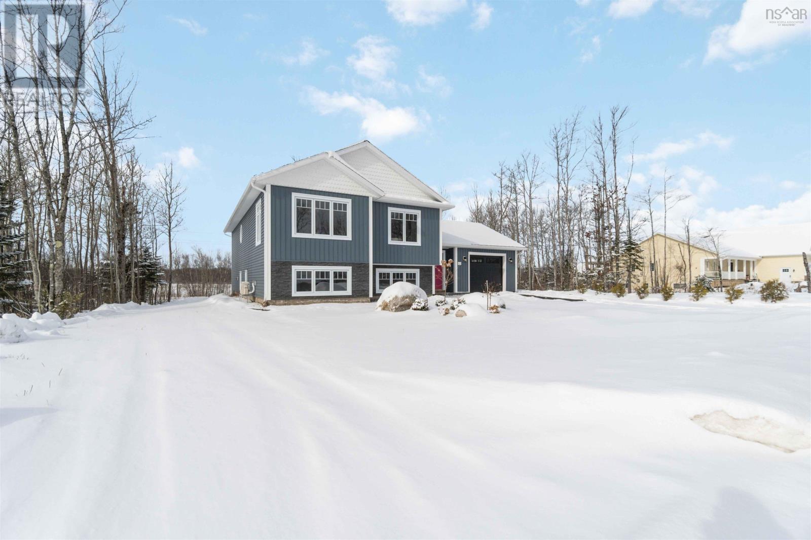 42 Macintosh Street, Berwick, Nova Scotia  B0P 1E0 - Photo 3 - 202403016