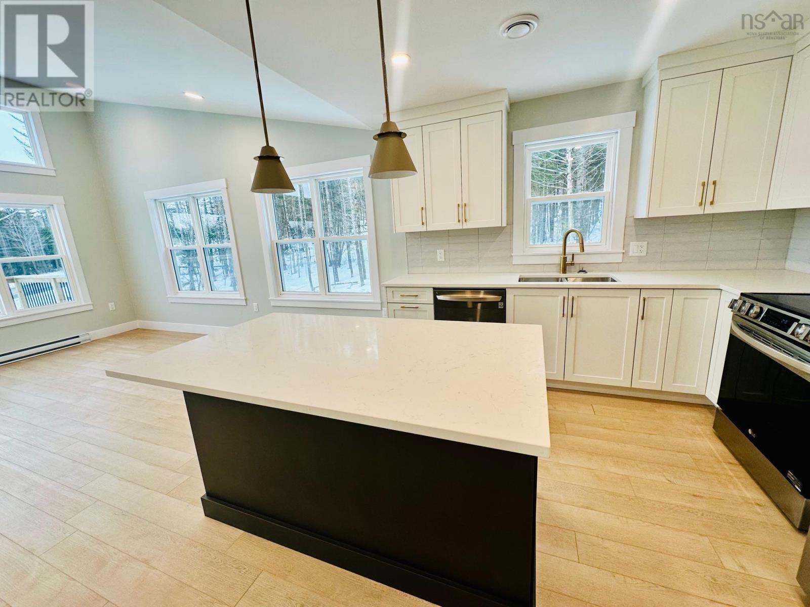 42 Jorphie Drive, East Uniacke, Nova Scotia  B0N 1Z0 - Photo 2 - 202403089