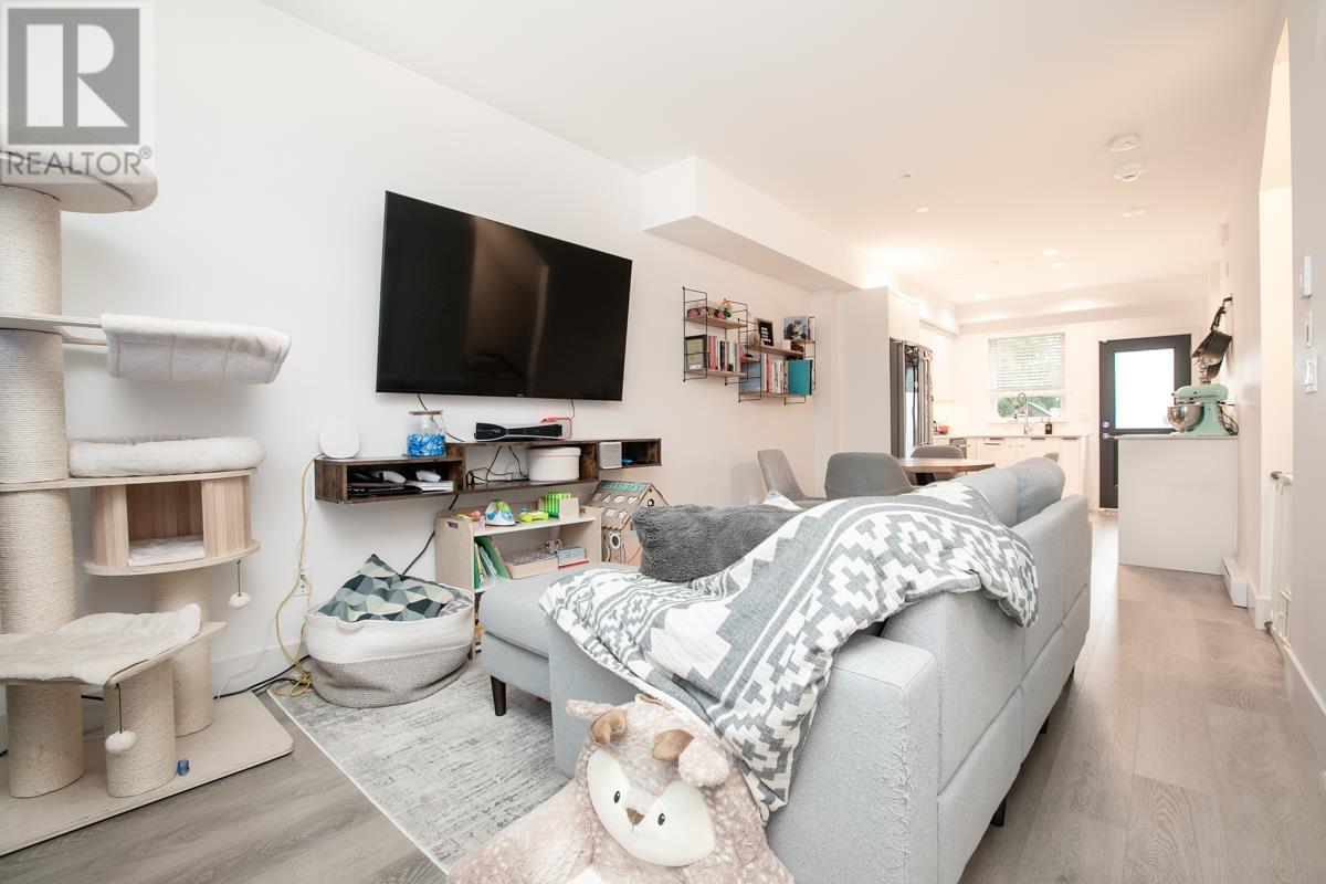 303 6933 Arcola Street, Burnaby, British Columbia  V5E 1H5 - Photo 4 - R2851139