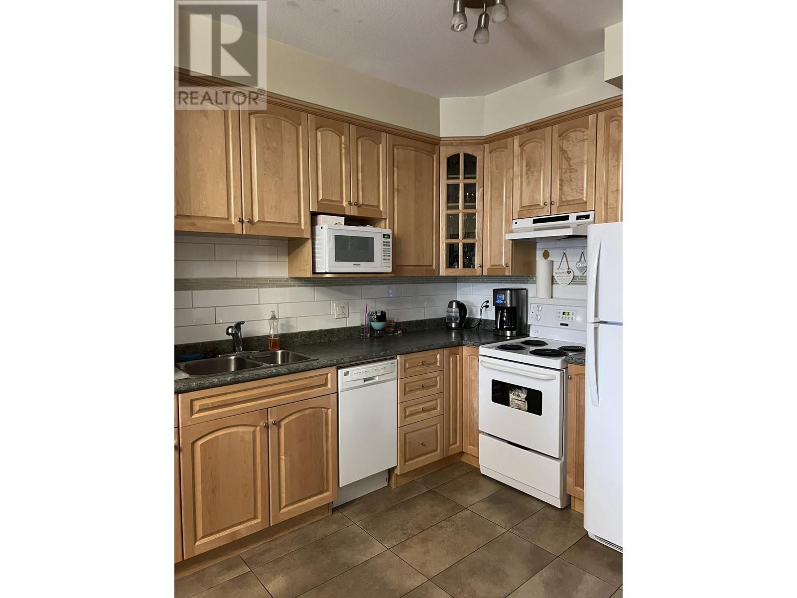 3155 Kingsway, Vancouver, British Columbia  V5R 5K2 - Photo 6 - C8057695