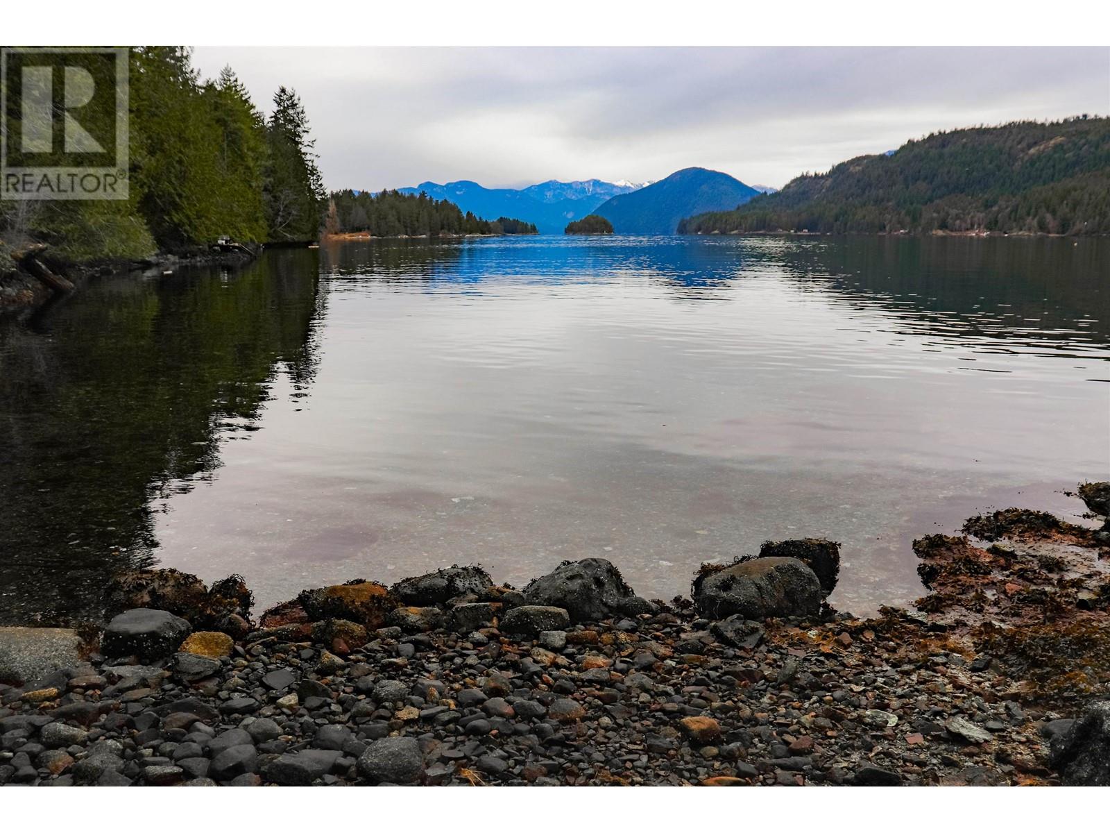 6999 Old School Trail, Egmont, British Columbia  V0N 1N0 - Photo 2 - R2851247