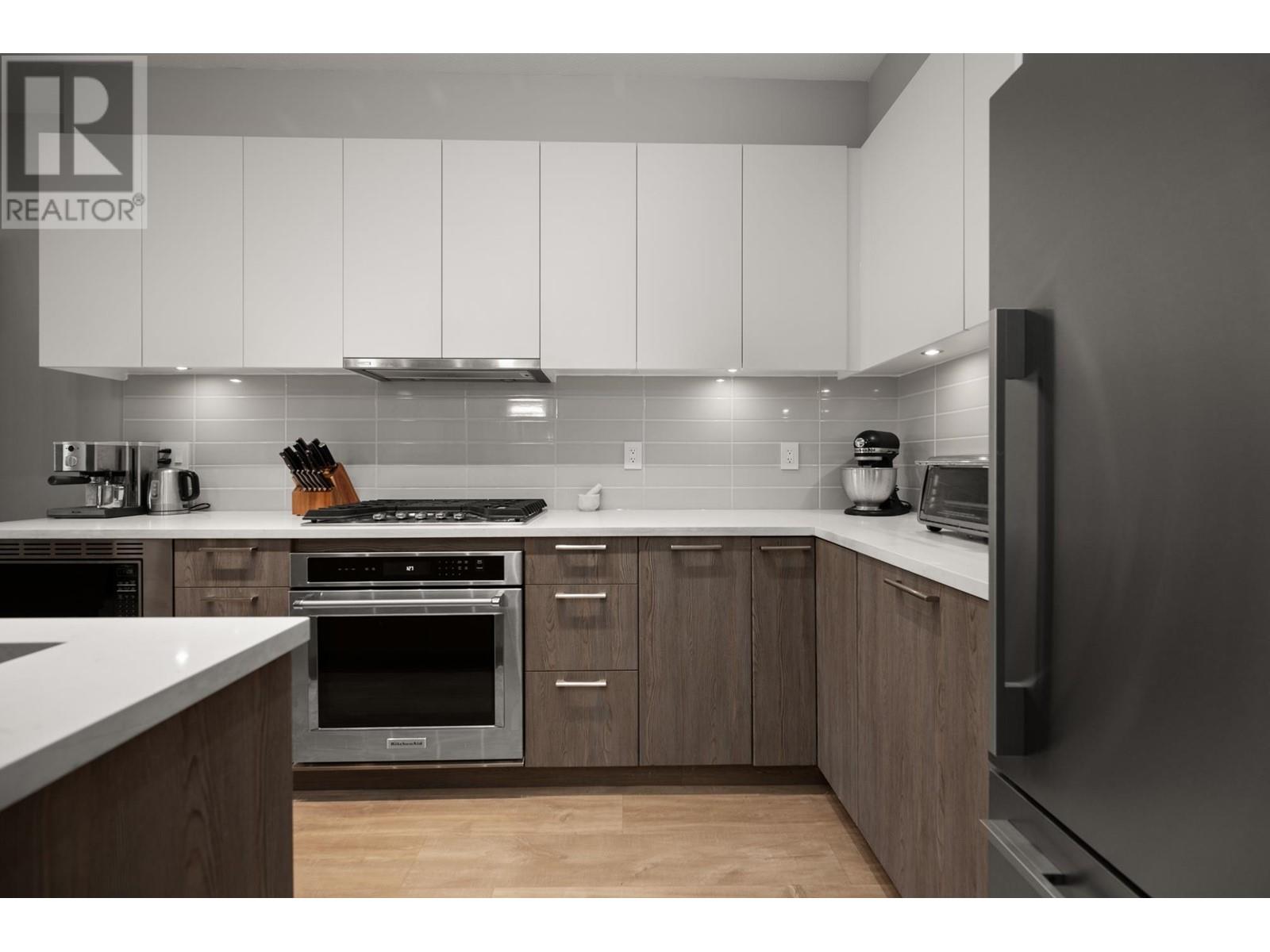 111 615 E 3rd Street, North Vancouver, British Columbia  V7L 0G3 - Photo 3 - R2851266
