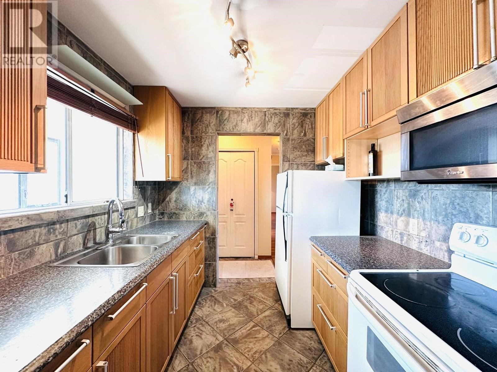 318 888 Kingsway, Vancouver, British Columbia  V5V 3C3 - Photo 8 - R2851283