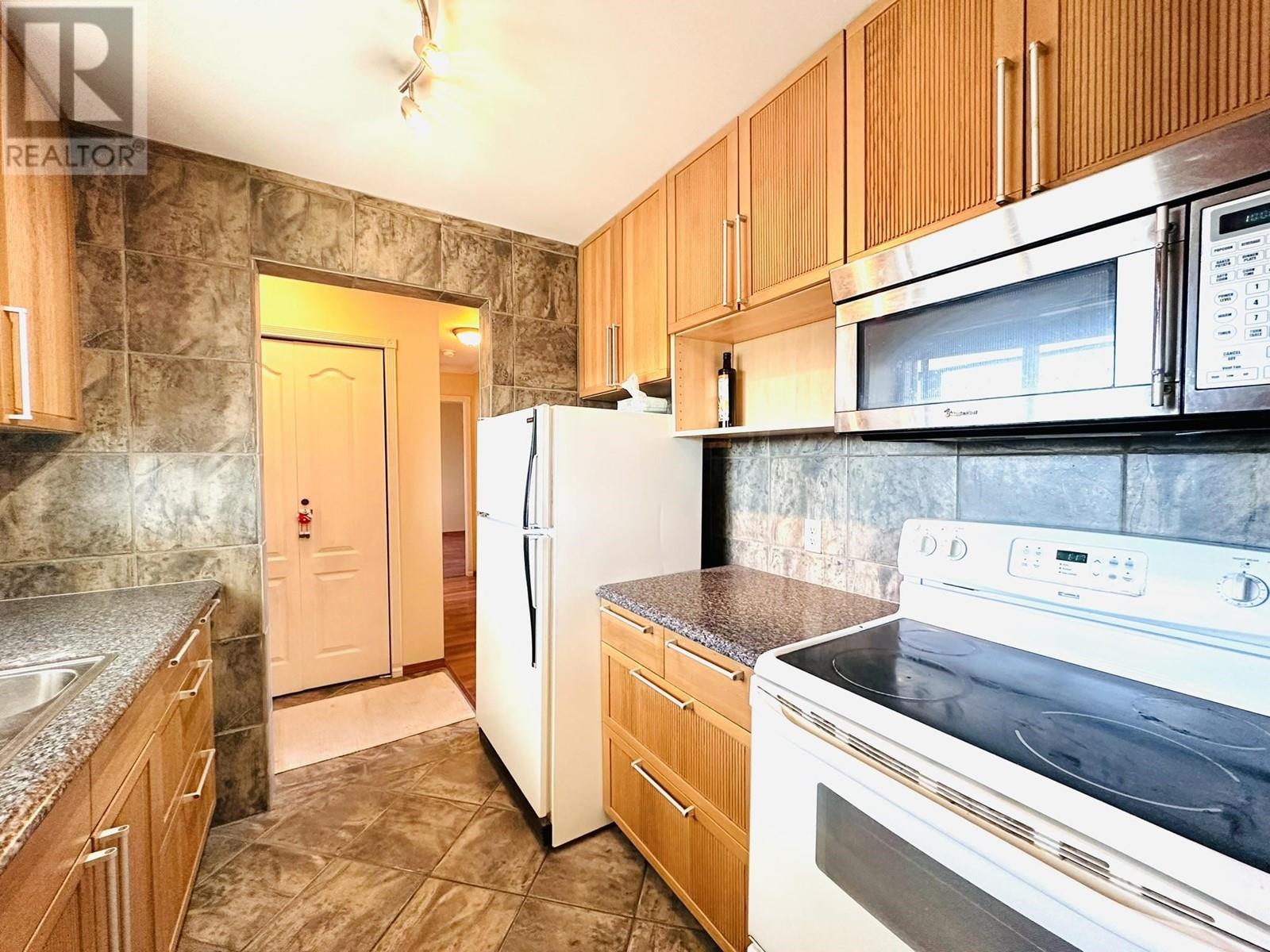 318 888 Kingsway, Vancouver, British Columbia  V5V 3C3 - Photo 9 - R2851283