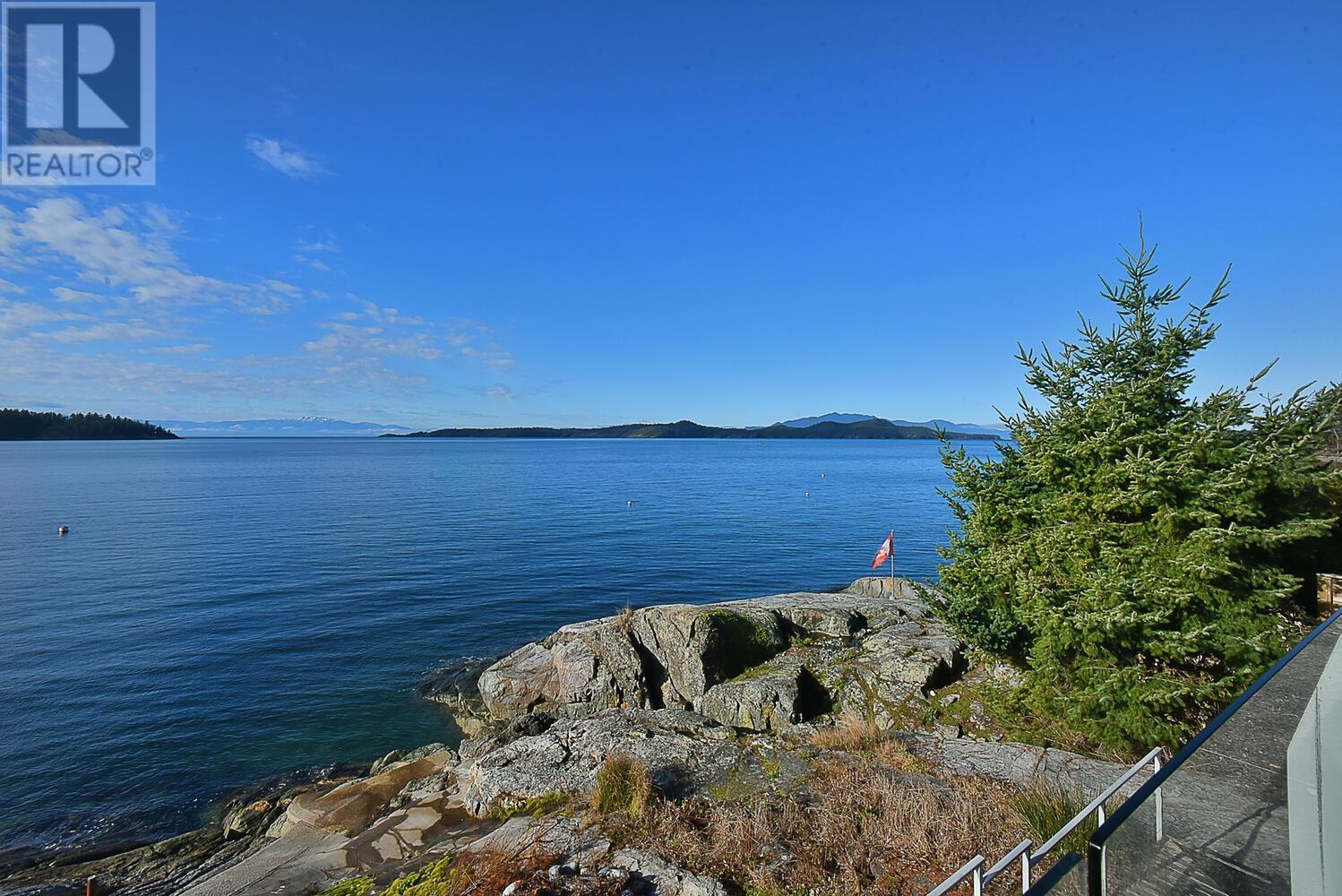 8331 Redrooffs Road, Sechelt, British Columbia  V7Z 1E4 - Photo 1 - R2851323