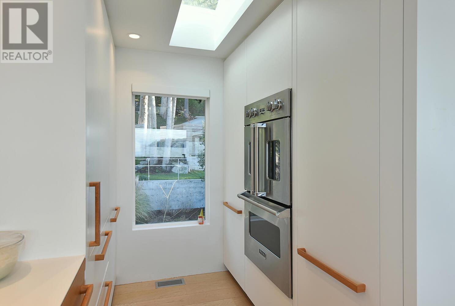 8331 Redrooffs Road, Sechelt, British Columbia  V7Z 1E4 - Photo 10 - R2851323