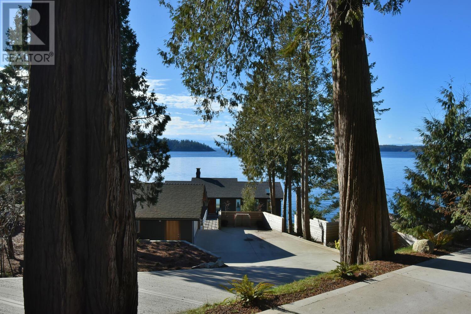 8331 Redrooffs Road, Sechelt, British Columbia  V7Z 1E4 - Photo 4 - R2851323