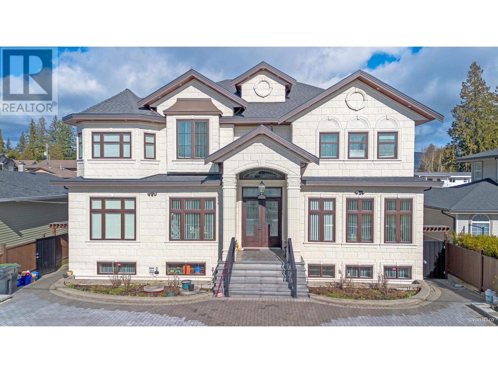 1055 Cottonwood Avenue, Coquitlam, British Columbia  V3J 2T4 - Photo 1 - R2851125