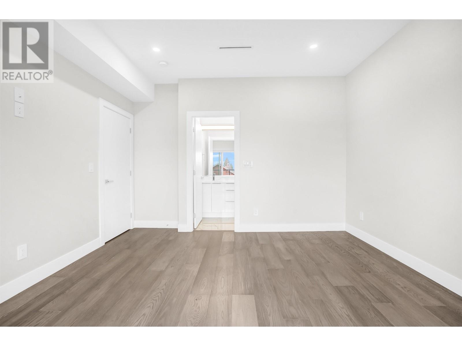251 W 18th Street, North Vancouver, British Columbia  V7M 1W7 - Photo 16 - R2851425