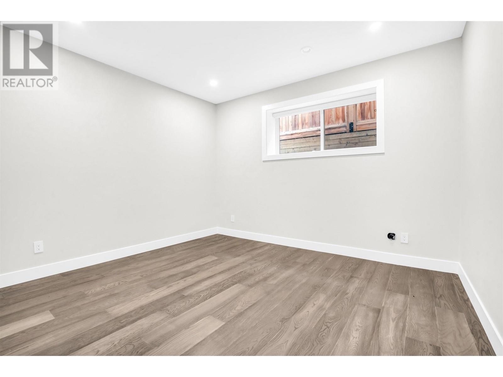 251 W 18th Street, North Vancouver, British Columbia  V7M 1W7 - Photo 31 - R2851425