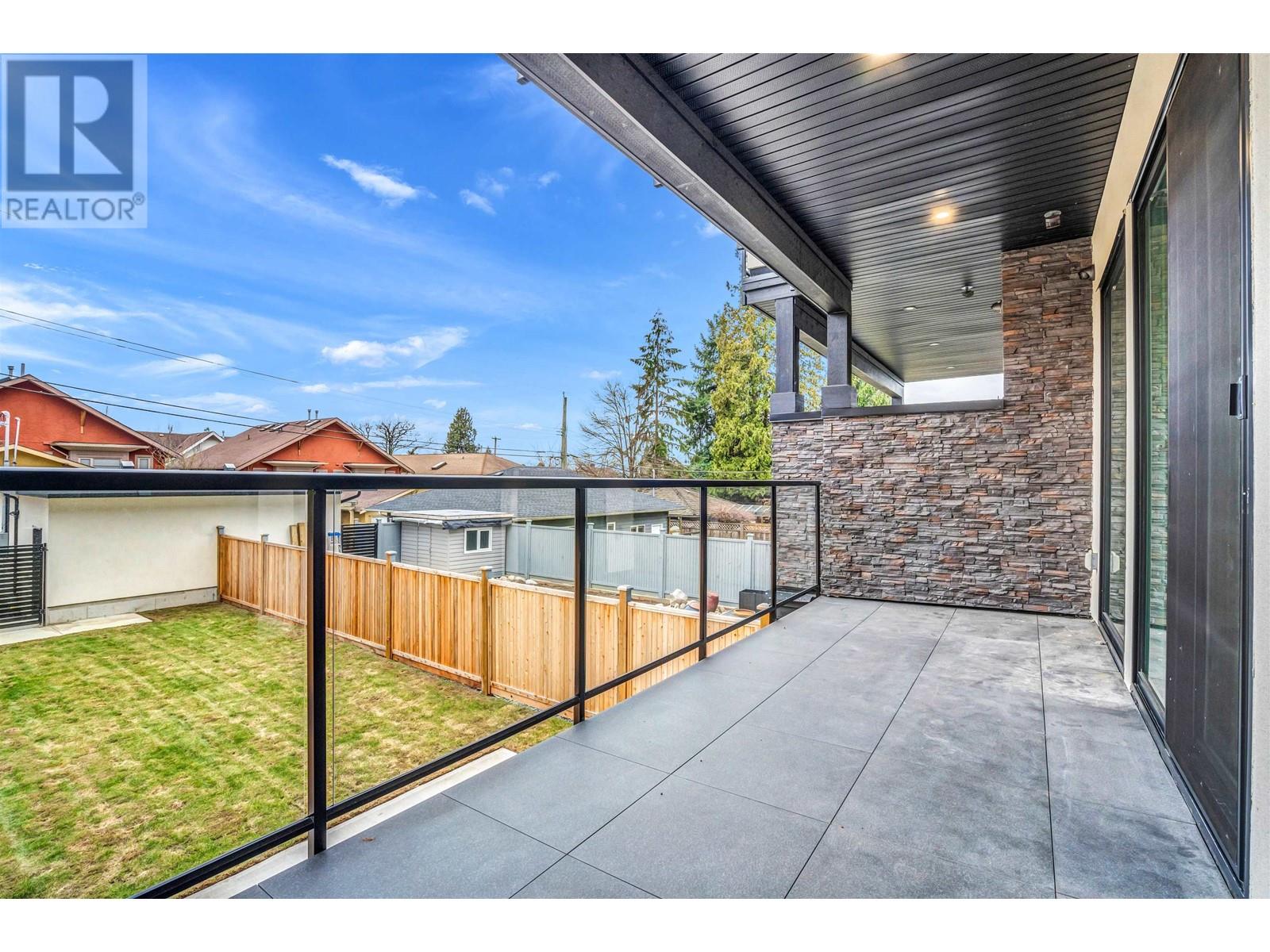 251 W 18th Street, North Vancouver, British Columbia  V7M 1W7 - Photo 32 - R2851425