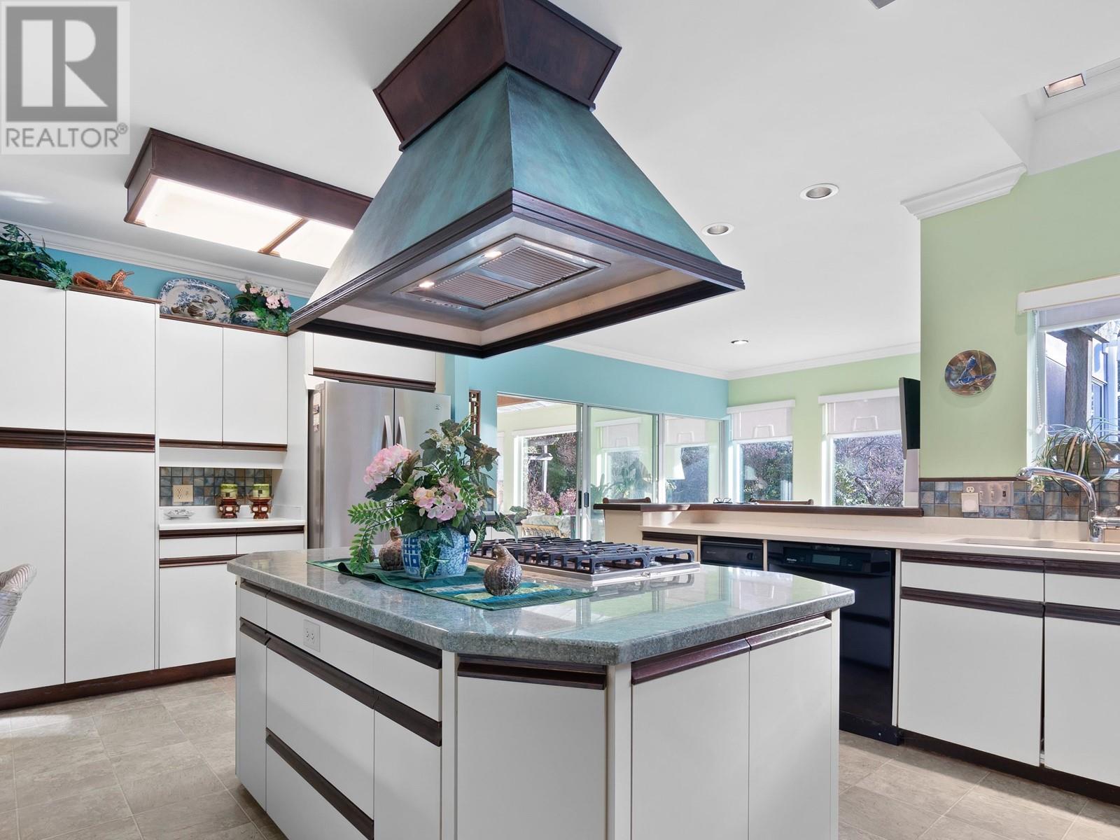 550 Southborough Drive, West Vancouver, British Columbia  V7S 1M1 - Photo 18 - R2851389