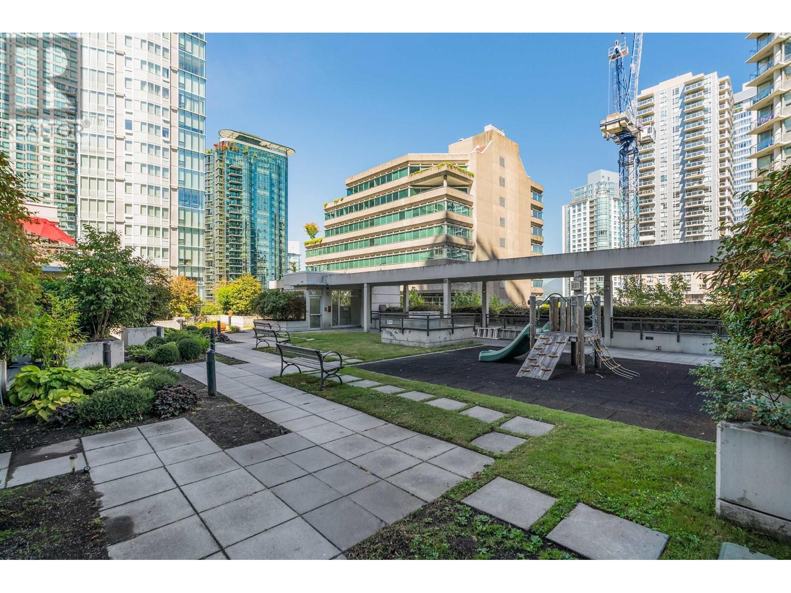 Listing Picture 25 of 31 : 2103 1211 MELVILLE STREET, Vancouver / 溫哥華 - 魯藝地產 Yvonne Lu Group - MLS Medallion Club Member