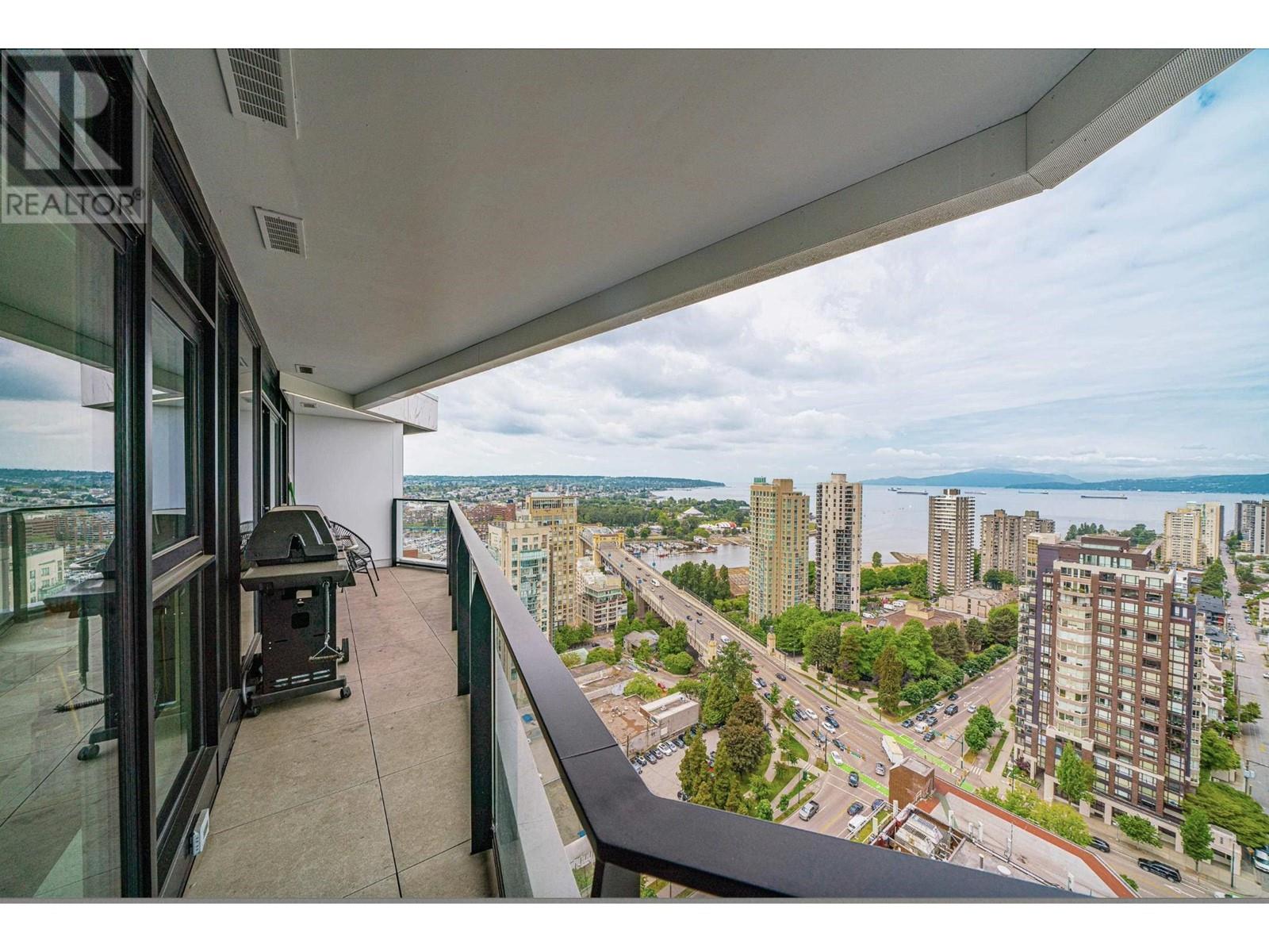 Listing Picture 2 of 5 : 2605 889 PACIFIC STREET, Vancouver / 溫哥華 - 魯藝地產 Yvonne Lu Group - MLS Medallion Club Member