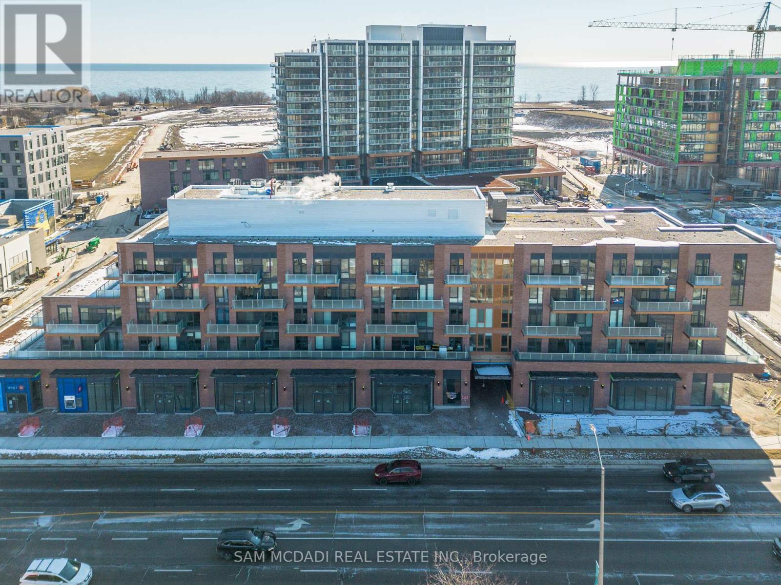 522 - 215 Lakeshore Road W, Mississauga, Ontario  L5H 0A7 - Photo 1 - W8075780