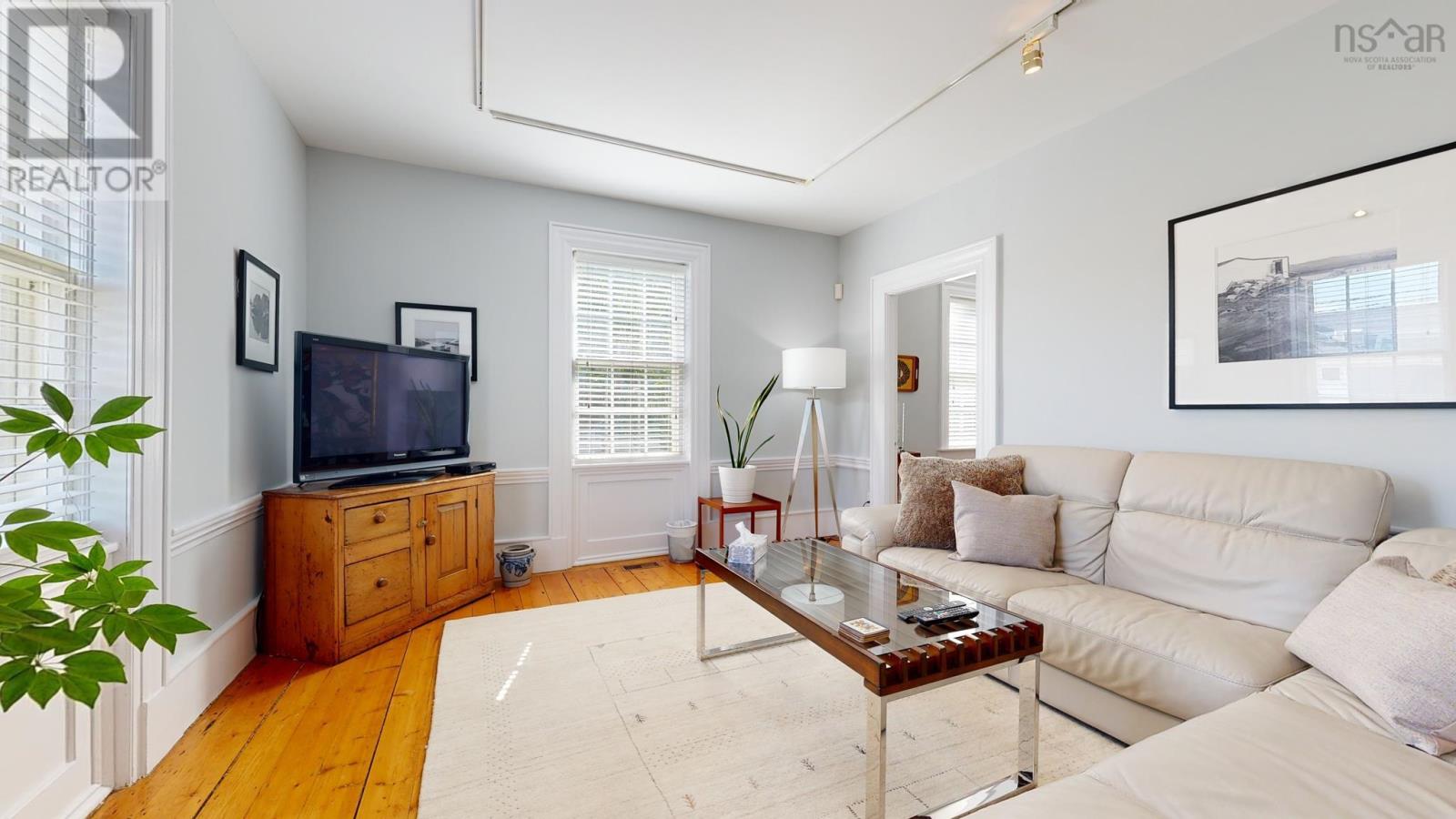 572 Main Street, Mahone Bay, Nova Scotia  B0J 2E0 - Photo 10 - 202403125